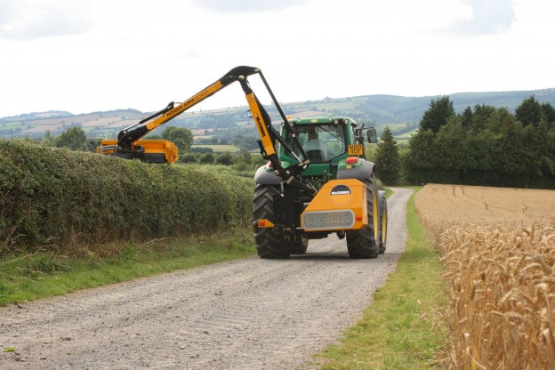 FETTLE YOUR HEDGECUTTER FOR THE PERFECT TRIM